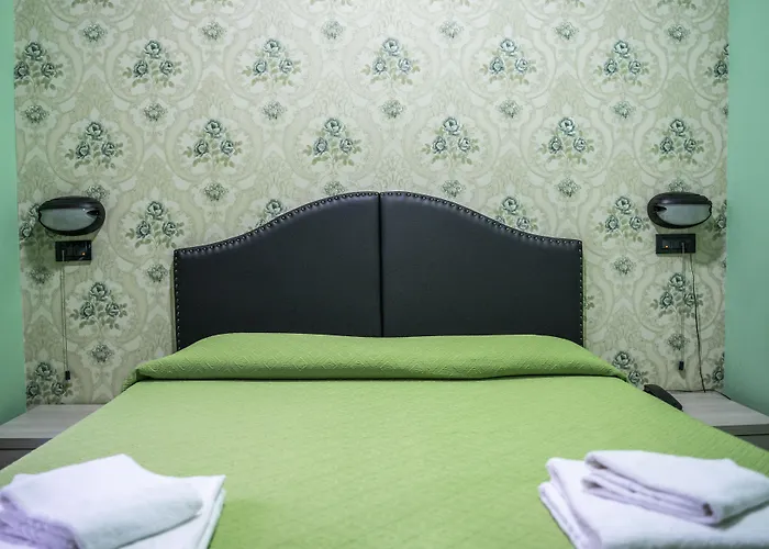 Ferrarese Otel Roma