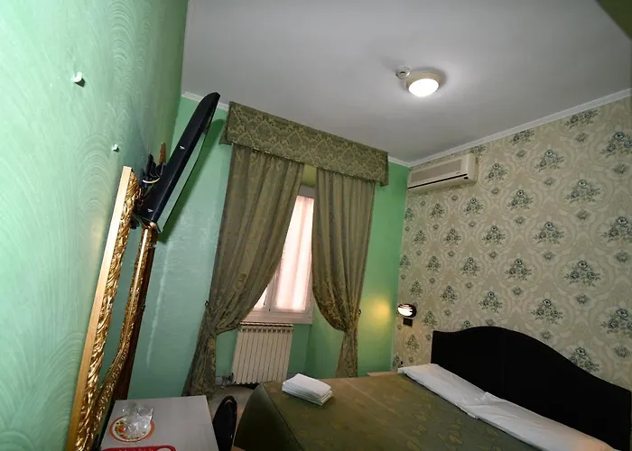 Ferrarese Otel Roma