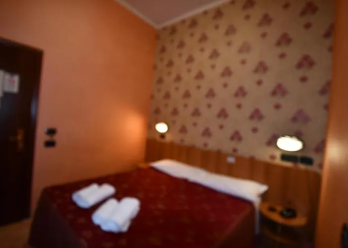 Ferrarese Otel Roma